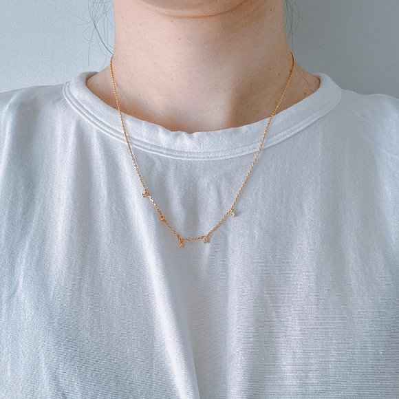 Adornmonde Elvin Gold Necklace - Picture 3 of 5